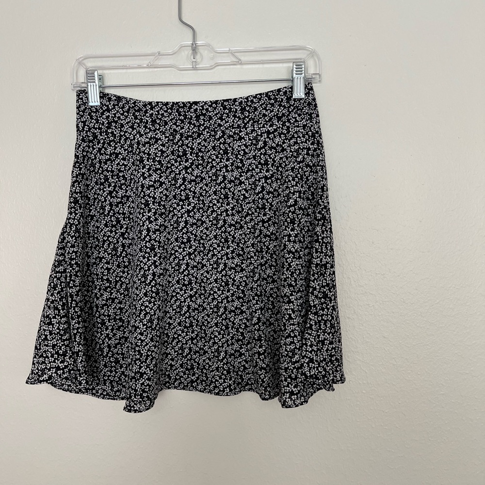 - Black & white Socialite mini skirt